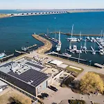 Dock Апарт-отель Стеллендам