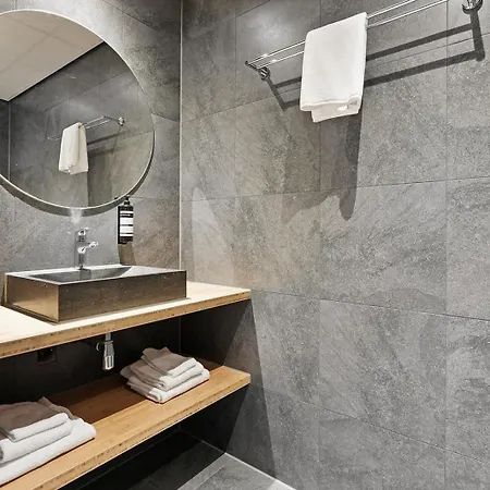 Dock 4* ستيليندام