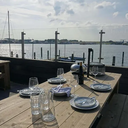 Dock