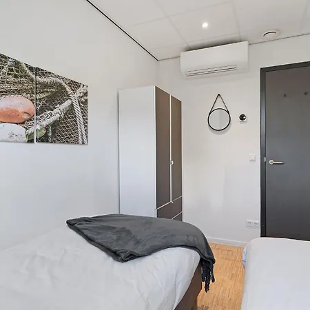Aparthotel Dock 3*