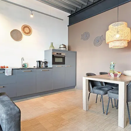 Dock Aparthotel 3*