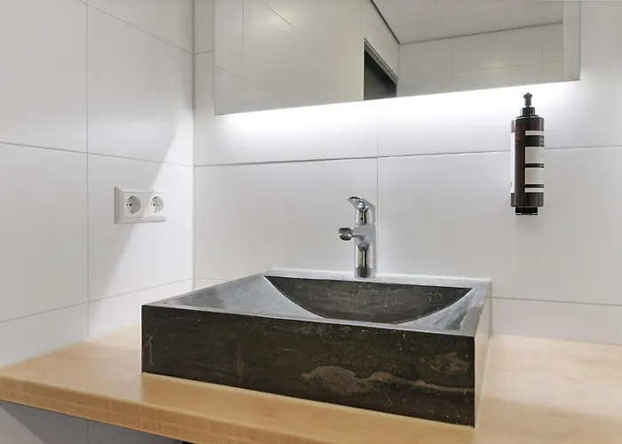 Dock Aparthotel Stellendam