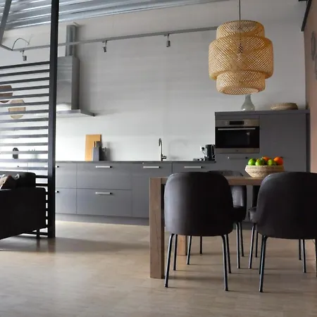 Dock アパートホテル 4*