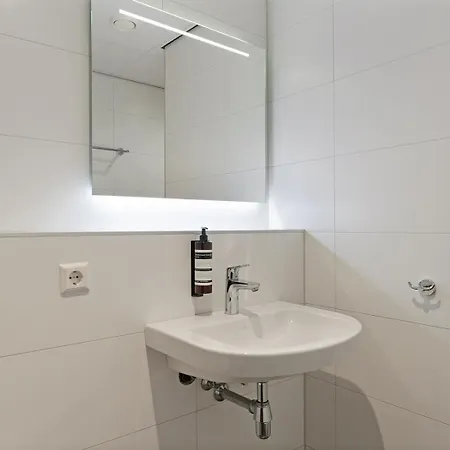 Dock Hotel apartamentowy 3*