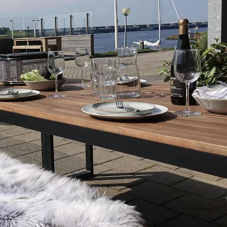 Dock アパートホテル