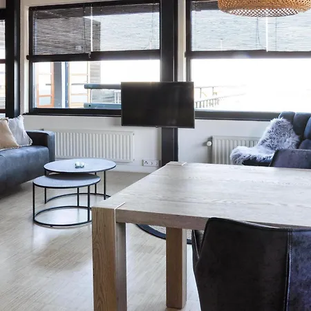 アパートホテル Dock 4*