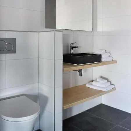 Dock アパートホテル