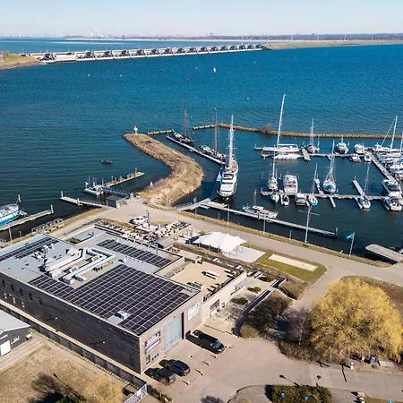 Dock Aparthotel Stellendam