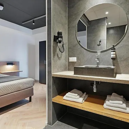 Dock Hotel apartamentowy 3*