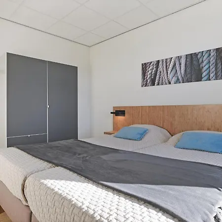Hotel apartamentowy Dock 3*