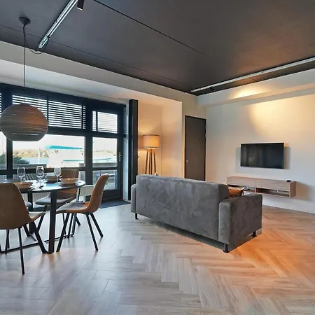 Dock Aparthotel Stellendam