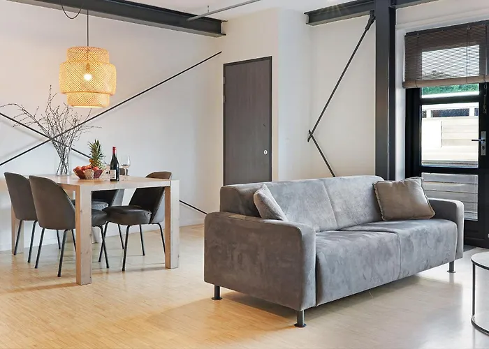 Dock 4* 斯泰伦丹